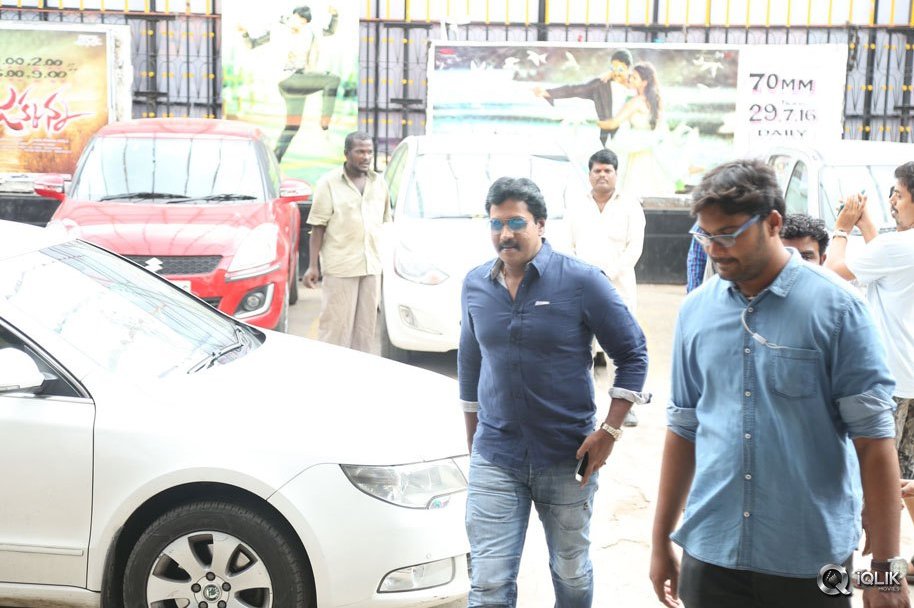 Jakkanna-Movie-Team-Visited-Hyderabad-Theaters